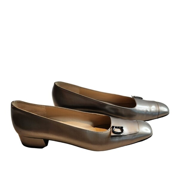 SALVATORE Ferragamo Pewter Italian Leather Horsebit Logo Loafer, 7.5 AAAA - Picture 1 of 11